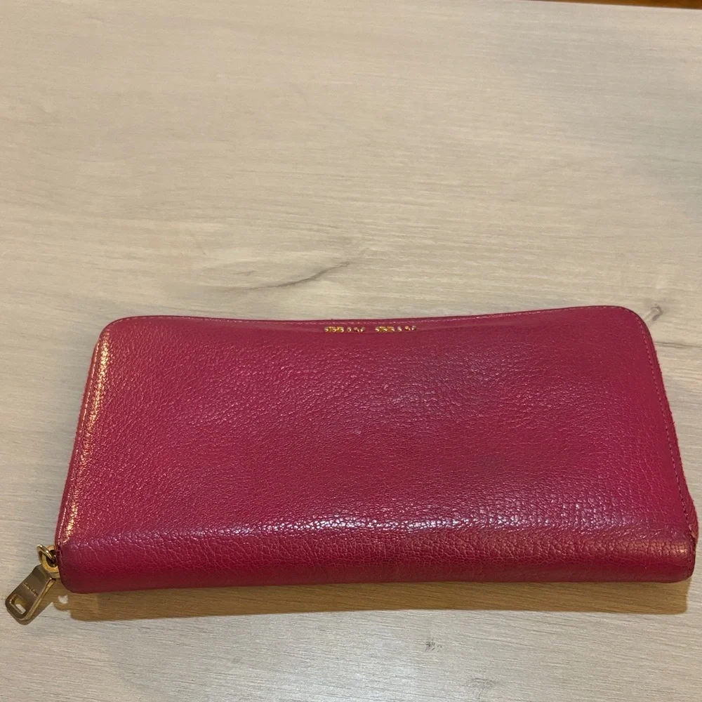Miu‎ Miu Fuchsia Leather large Wallet 8.5